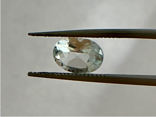 Topás 1,57 ct, 8,24x6,04x3,98 mm
