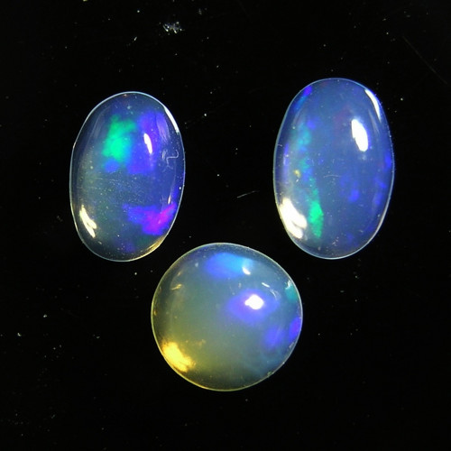 Sada kabošonů etiopského Opálu, 0,73ct./3ks, 6x4mm