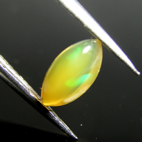 Kabošon etiopského Opálu, 0,61 ct., 8,2x4,3x3,6 mm