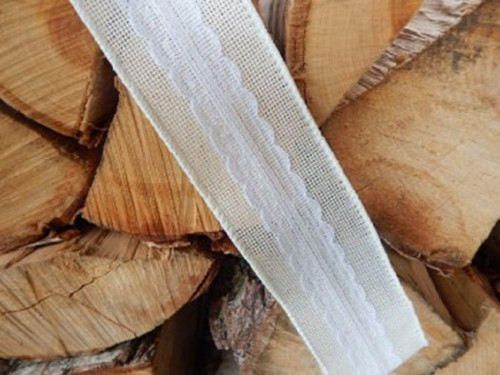 Stuha juta s krajkou 5 cm x 6,4 metrů bílá 644