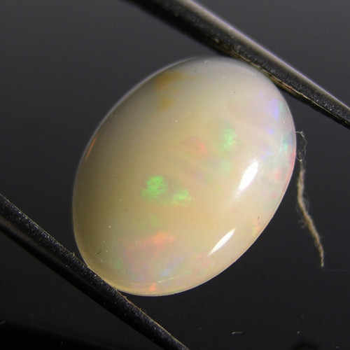Kabošon přírodního Opálu, 3,07 ct., 15x11,5x4,2 mm