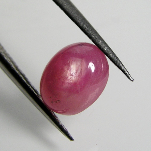 Přírodní růžový Rubín, 3,41 ct., 9,0x7,0x4,6 mm