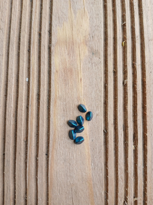 Skleněný korálek - POHANKA. Velikost 5x3mm.