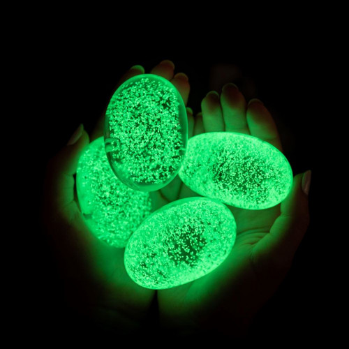 Skleněný kamínek s fluorescenčním pigmentem ZELENÝ