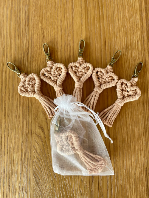 Macrame srdíčko v pudrové barvě
