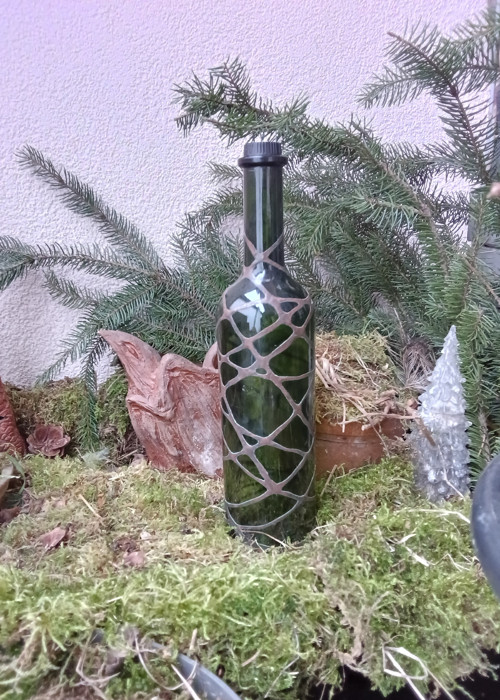 Ozdobná láhev na víno měděná patina