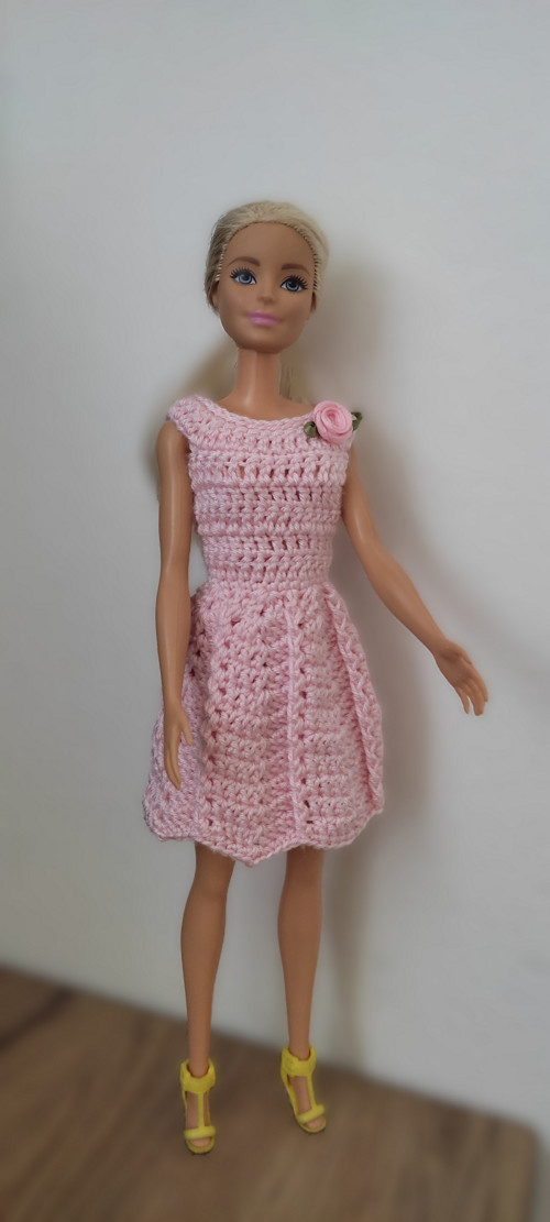 Šatičky pro Barbie