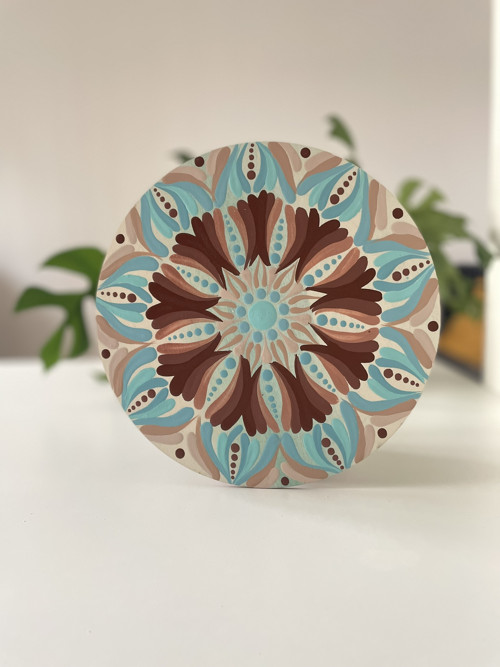 Mandala Mezi vodou a zemí 3 - ručně malovaná 20 cm