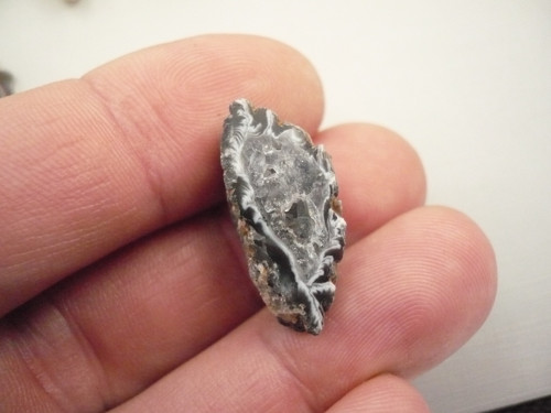 Mini geoda peříčkového achátu 24 mm, č.29f