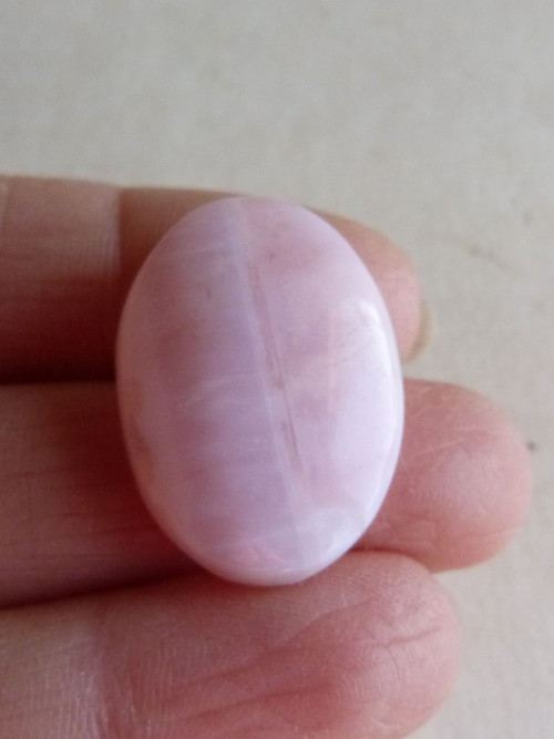 Opál růžový - 2,7 cm - Extra