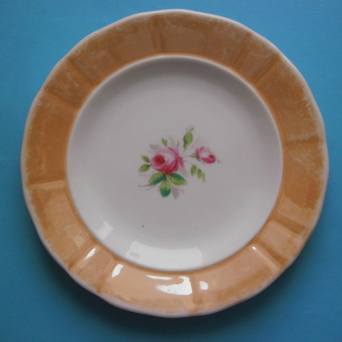 Pět talířků (porcelán, průměr 18,5 cm)