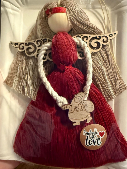 Macrame anděl červený