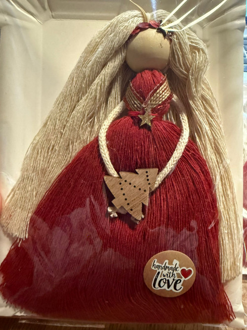 Macrame anděl červený