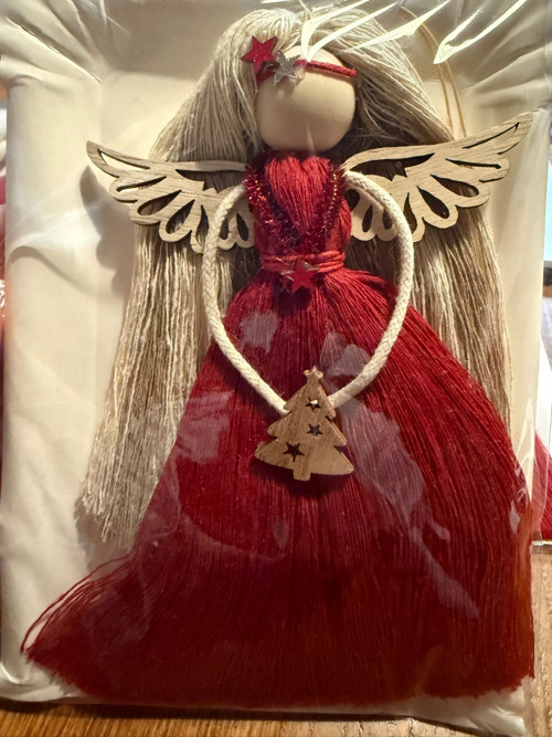Macrame anděl červený