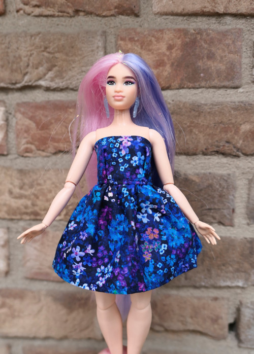 Letní šaty pro Barbie - baculka — foto 1