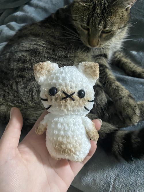 Háčkovaná kočička