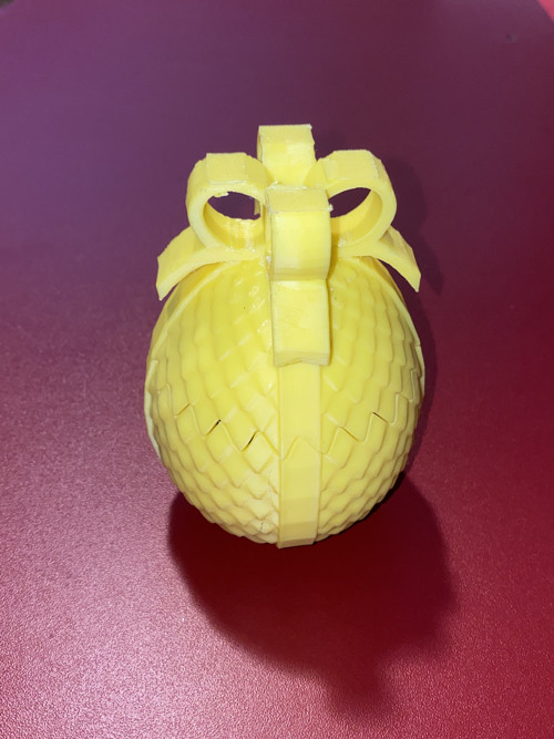 3D tištěné vajíčko s překvapením s mašlí