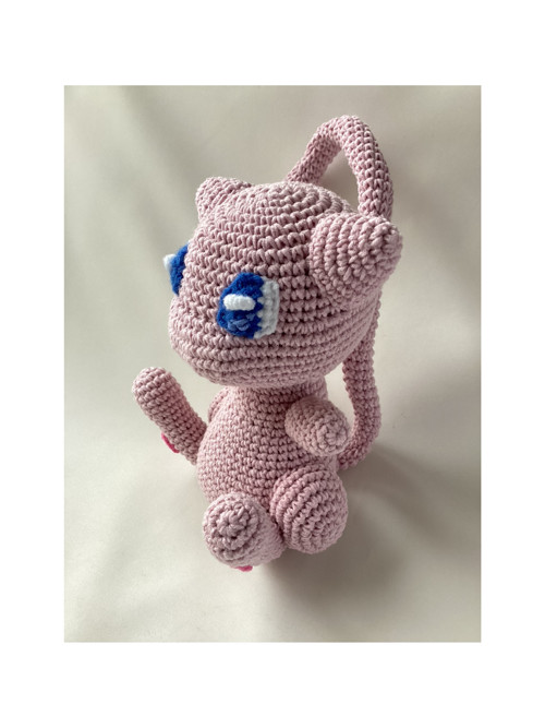 Háčkovaný pokémon Mew