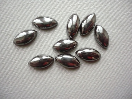 Kabošon - hematit 12 mm, 1 ks