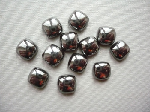 Kabošon - hematit 8 mm, 1 ks