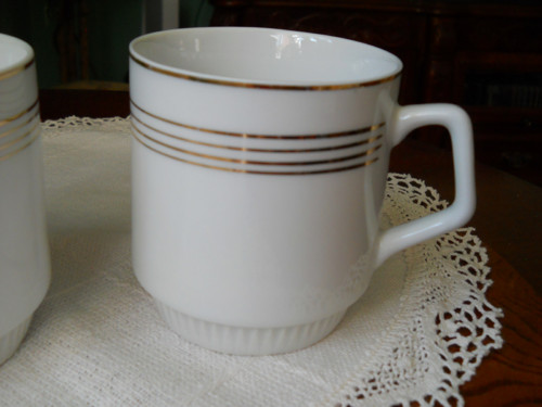 Karlovarský porcelán - hrnek na čaj