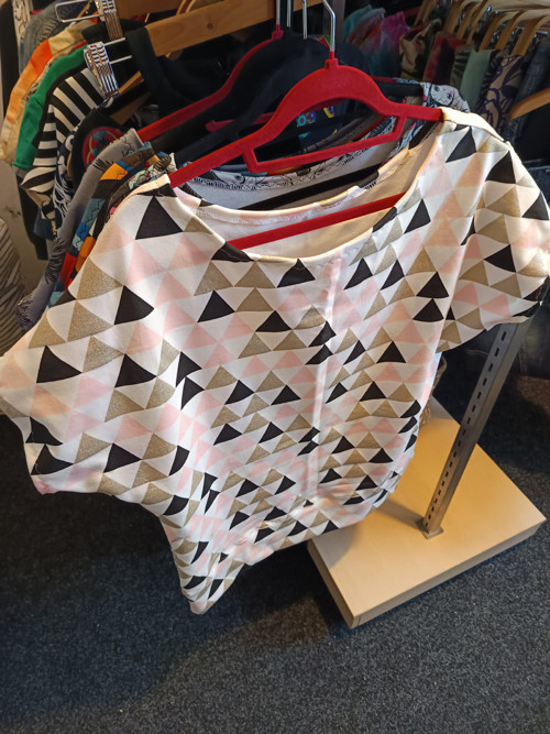 Tričko netopýr triangl — foto 1