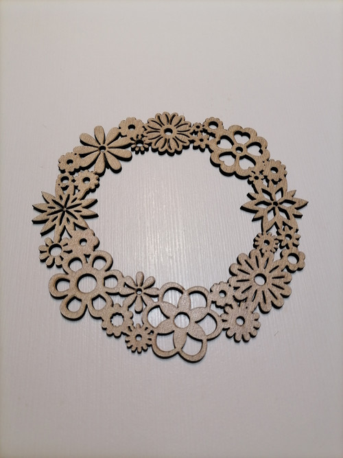 Jarní kvítkový věnec z HDF desky 26cm
