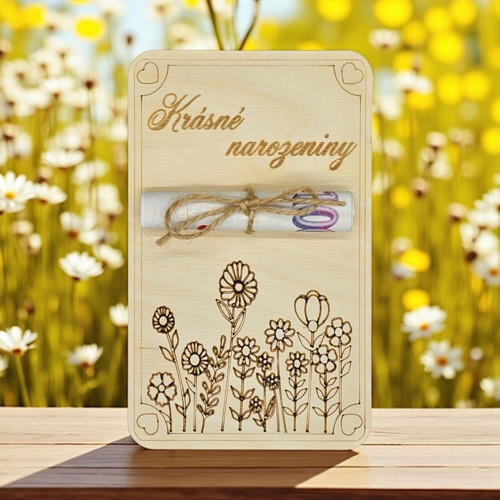 Jednoduchá dárková karta. Krásné narozeniny