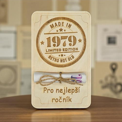 Jednoduchá dárková karta. Vlastní letopoče
