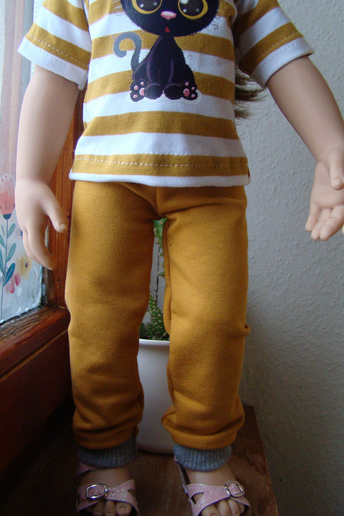 Hannah Götz 50 cm - tepláčky