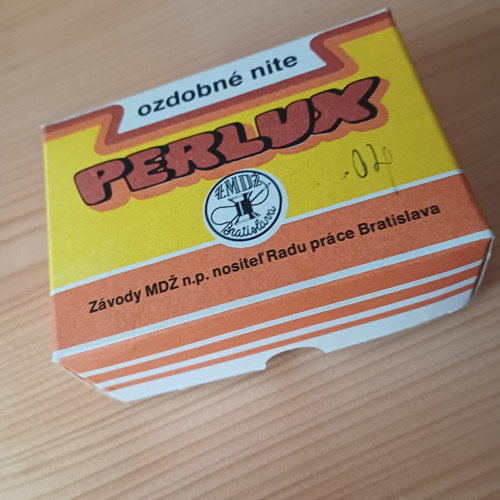 Ozdobné nitě Perlux