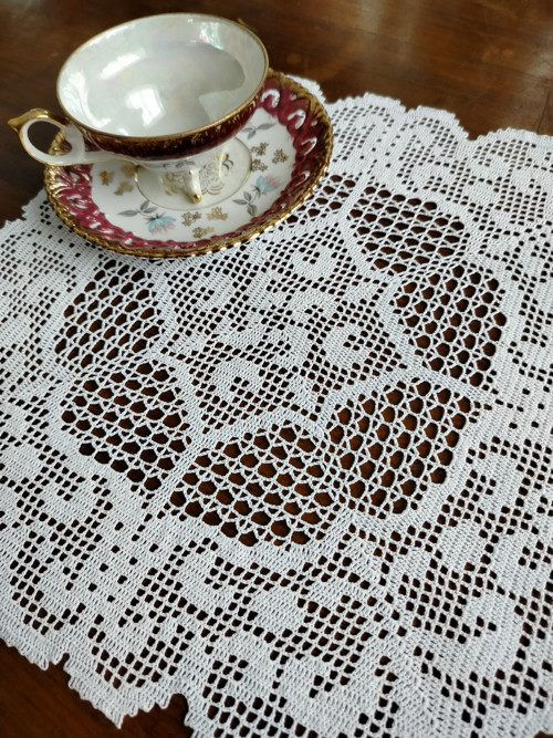 Háčkovaná čtvercová dečka Ornament