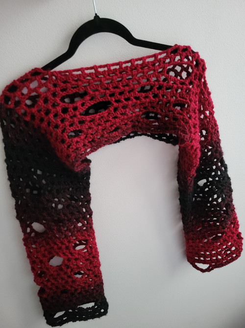 Háčkovaný svetřík/bolero - Red&Black crochet shrug