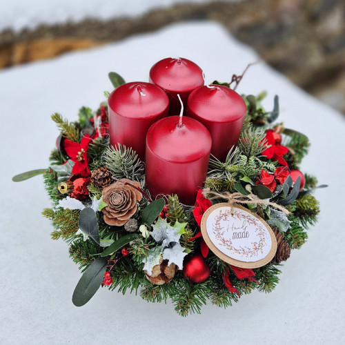 Adventní věnec / umělý / - červený - svíčky metalí