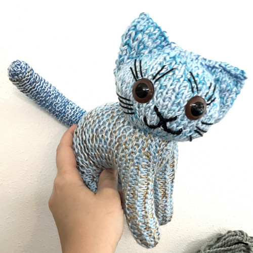 Micinka s čokoládovýma očima cca 24 cm
