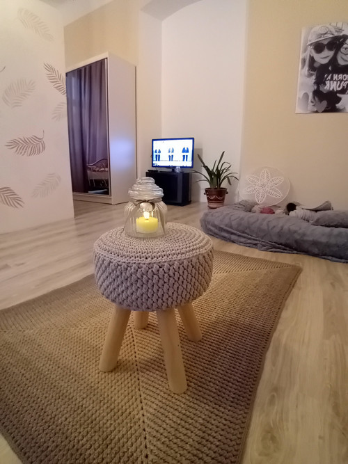 Stolička-taburet do bytu,domu i na chalupu