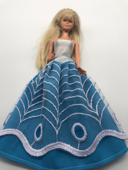 Kouzelné šatičky na Barbie