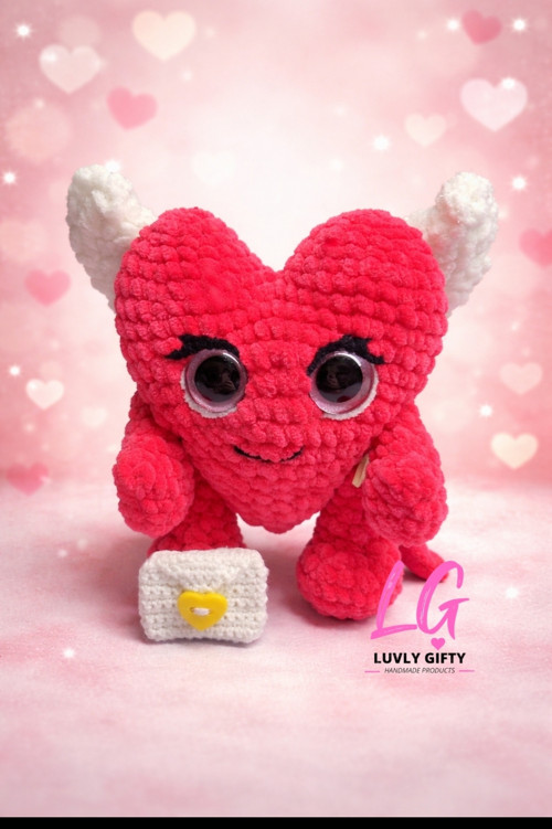 Háčkovaný plyšák Valentínske srdíčko 19cm