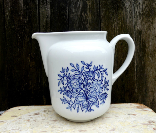 Modrý dotek...porcelánový džbán, Československo