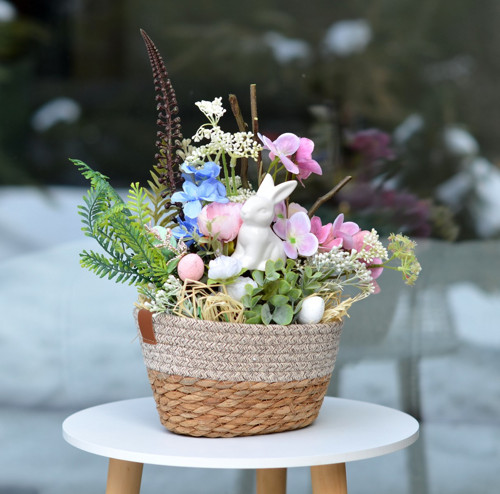 Velikonoční dekorace se zajíčkem
