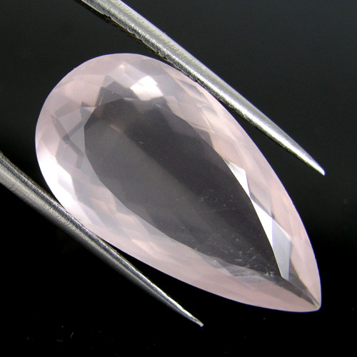 Velký přírodní Růženín, 18,37 ct., 26,4x13,8 mm