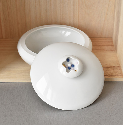 Porcelánová dóza - Tajemství — foto 1