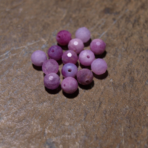 Rubín fazetovaný, 6mm, 5 ks