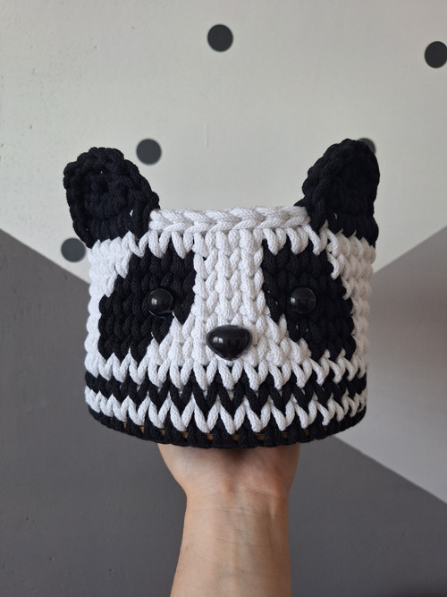 Háčkovaný košík-panda