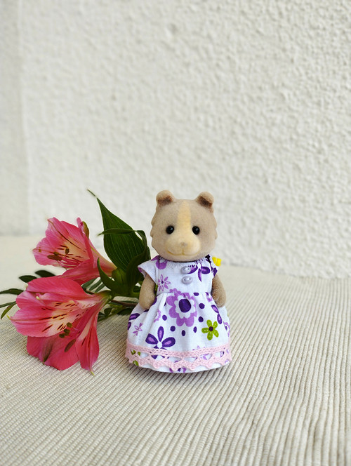 Bílé s kytičkama....- Sylvanian Families