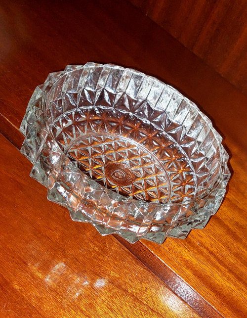 Skleněná mísa z lisovaného skla