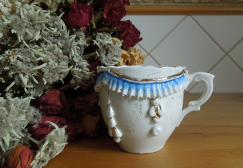 Velmi starý porcelánový secesní hrnek
