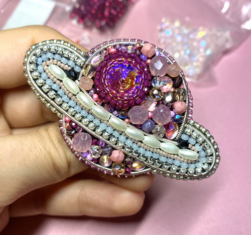 Pinky Saturn — foto 1