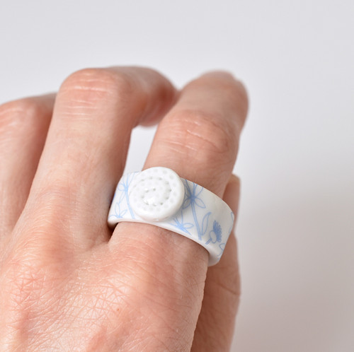 Porcelánový prsten světle modrý