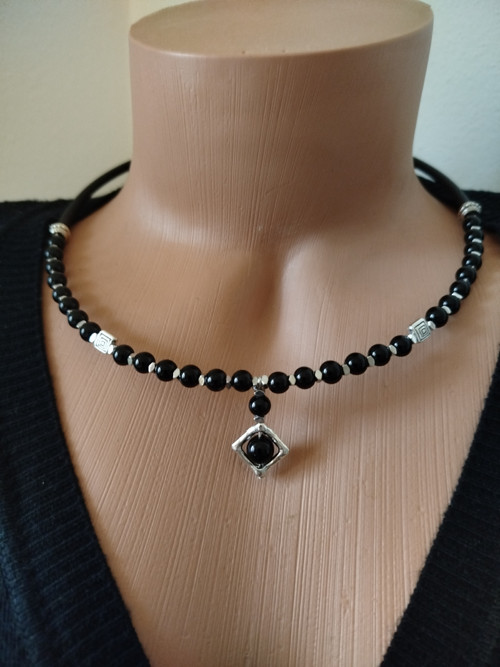 Minerální náhrdelník onyx 47cm (2)